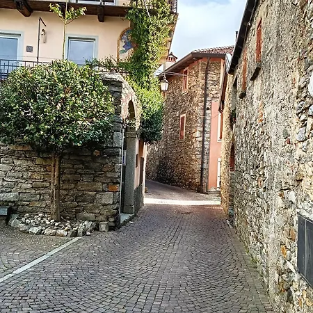 Casa Al Lago, Tapigliano, Nebbiuno, Cozy By Guestaly