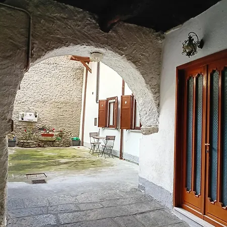 Апартаменты Casa Al Lago, Tapigliano, Nebbiuno, Cozy By Guestaly *