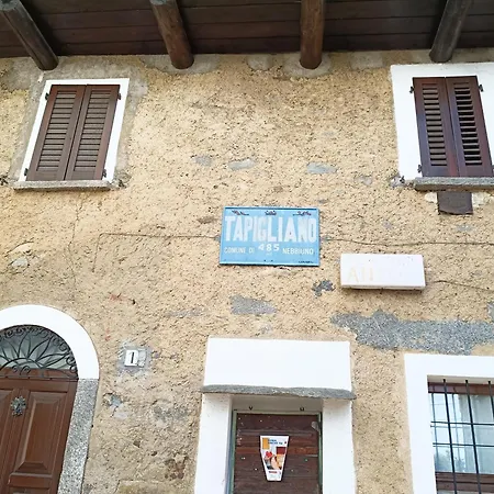 Casa Al Lago, Tapigliano, Nebbiuno, Cozy By Guestaly Апартаменты *